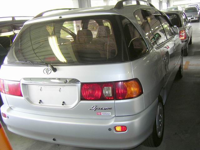 2000 Toyota Ipsum Photos
