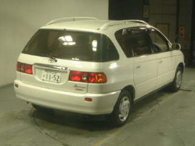 2000 Toyota Ipsum Photos