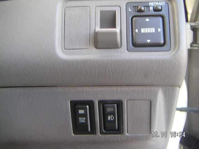 2000 Toyota Ipsum Pictures