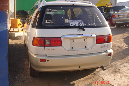 2000 Toyota Ipsum Pictures