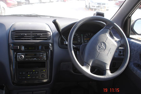 2000 Toyota Ipsum Photos