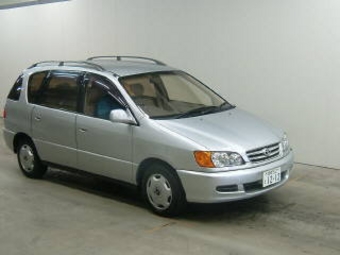 2000 Toyota Ipsum