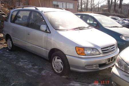 2000 Toyota Ipsum Images