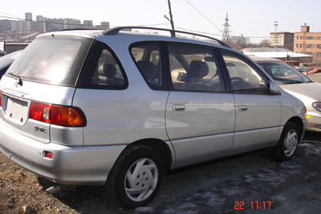 2000 Toyota Ipsum Pictures
