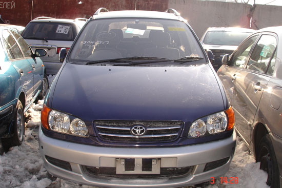 2000 Toyota Ipsum Pictures