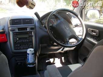 2000 Toyota Ipsum Pictures