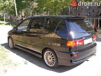 2000 Toyota Ipsum Photos