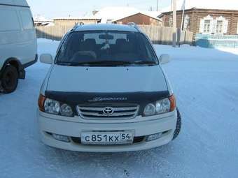 2000 Toyota Ipsum Photos