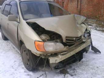 2000 Toyota Ipsum Pics