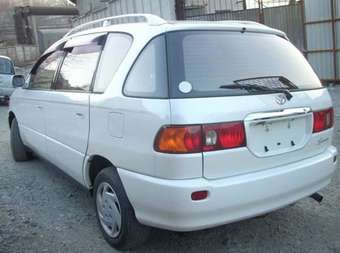 2000 Toyota Ipsum Pics