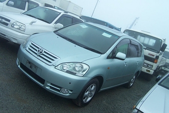 2001 Toyota Ipsum