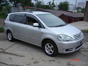 2001 Toyota Ipsum