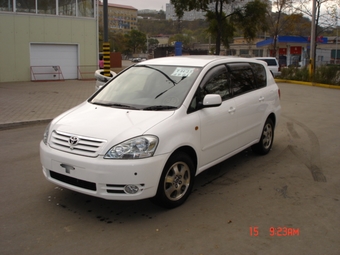 2001 Toyota Ipsum