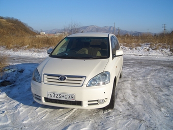 2001 Toyota Ipsum