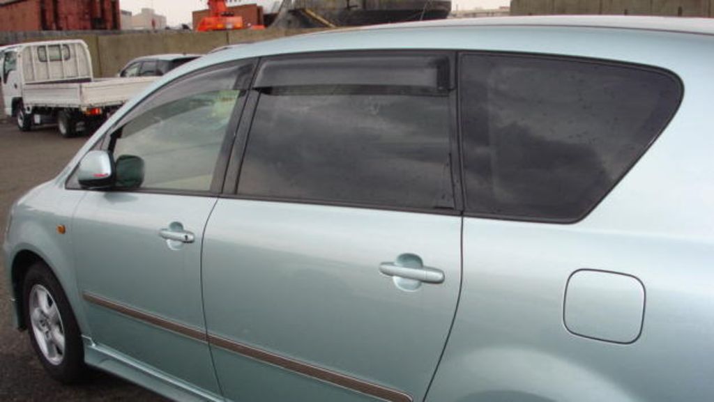 2001 Toyota Ipsum