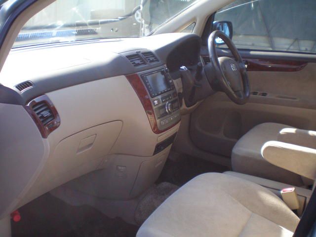 2001 Toyota Ipsum