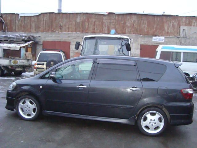 2001 Toyota Ipsum