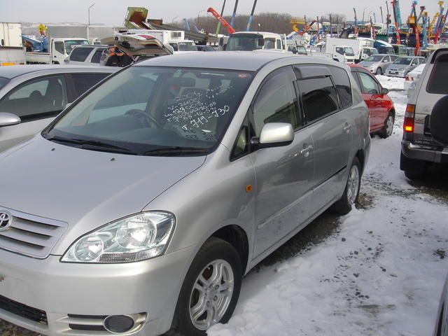 2001 Toyota Ipsum