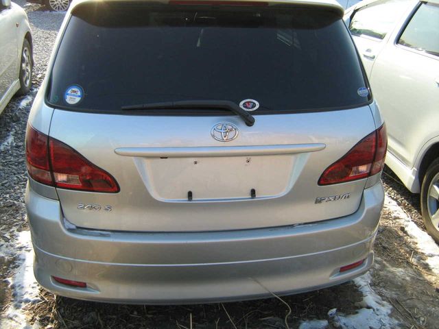 2001 Toyota Ipsum
