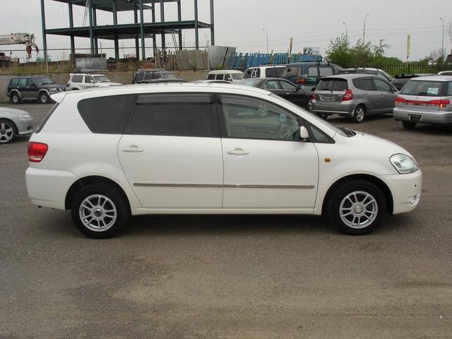 2001 Toyota Ipsum