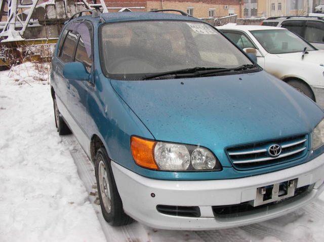 2001 Toyota Ipsum