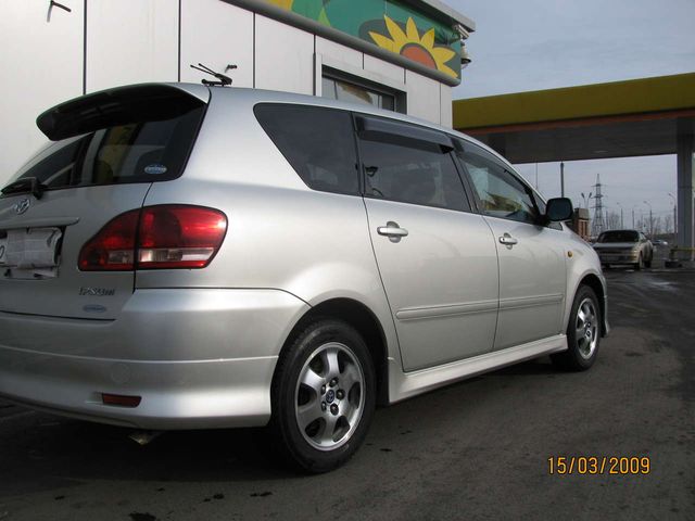 2001 Toyota Ipsum