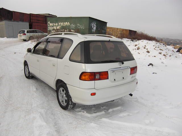 2001 Toyota Ipsum