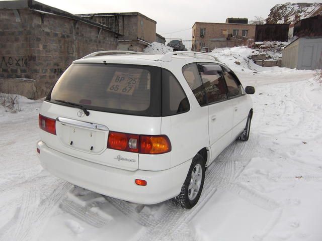 2001 Toyota Ipsum