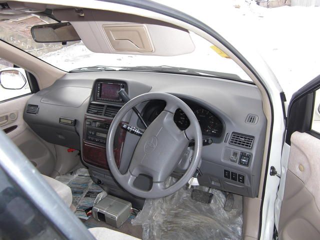 2001 Toyota Ipsum