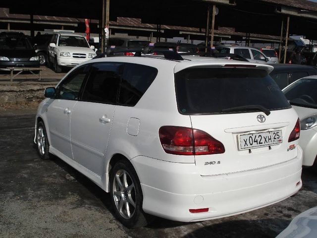 2001 Toyota Ipsum
