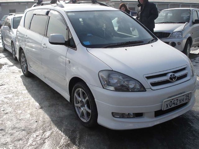 2001 Toyota Ipsum