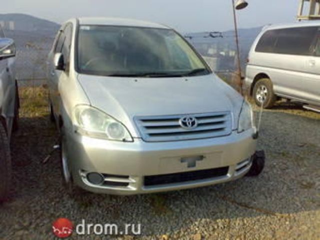 2001 Toyota Ipsum