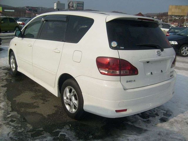 2001 Toyota Ipsum