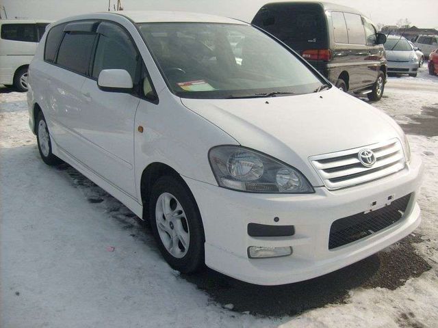 2001 Toyota Ipsum