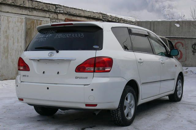 2001 Toyota Ipsum