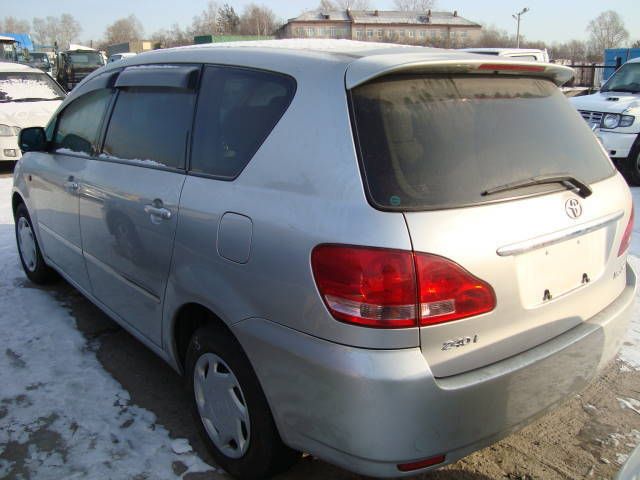 2001 Toyota Ipsum