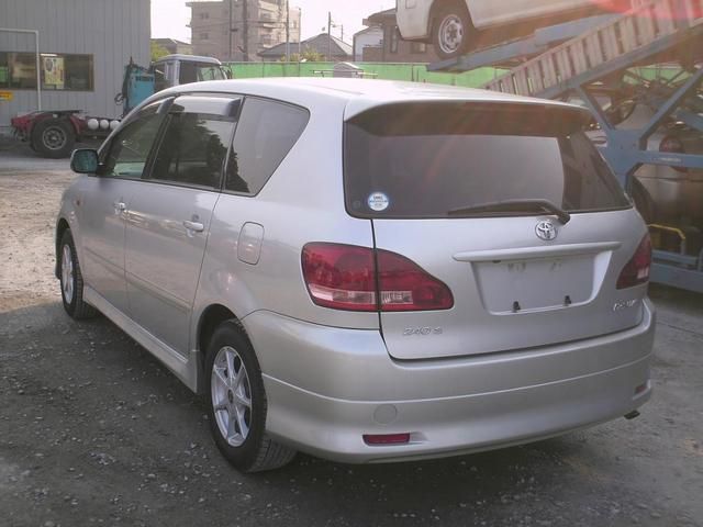 2001 Toyota Ipsum