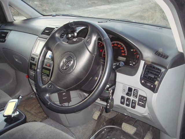 2001 Toyota Ipsum
