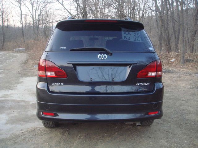 2001 Toyota Ipsum