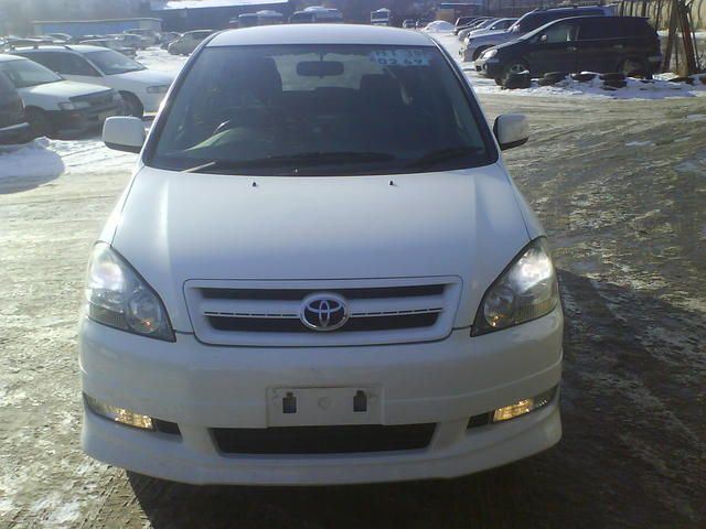 2001 Toyota Ipsum