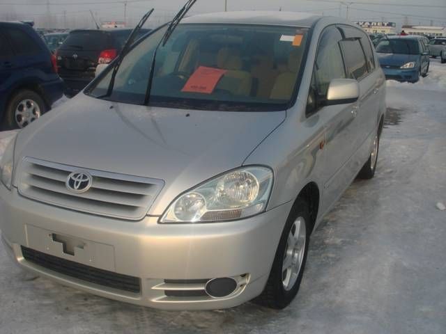 2001 Toyota Ipsum