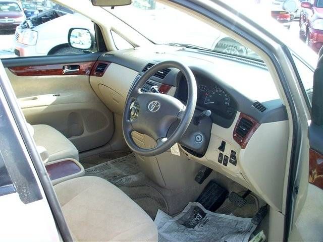 2001 Toyota Ipsum