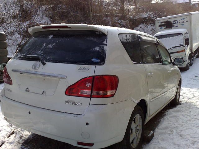 2001 Toyota Ipsum