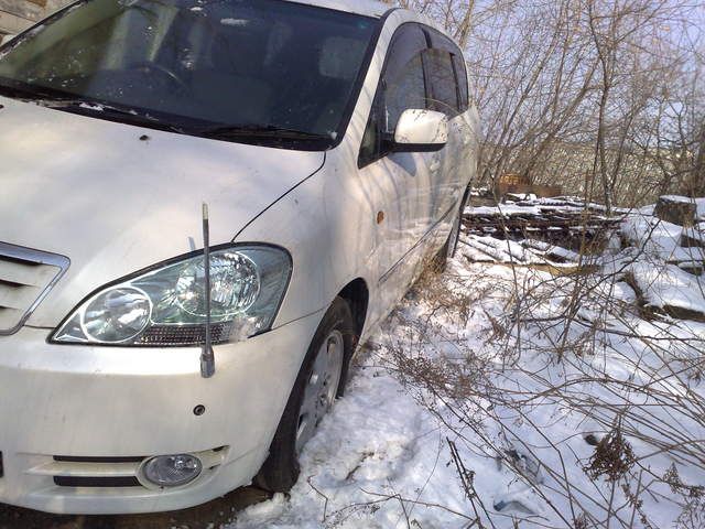 2001 Toyota Ipsum