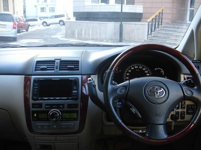 2001 Toyota Ipsum