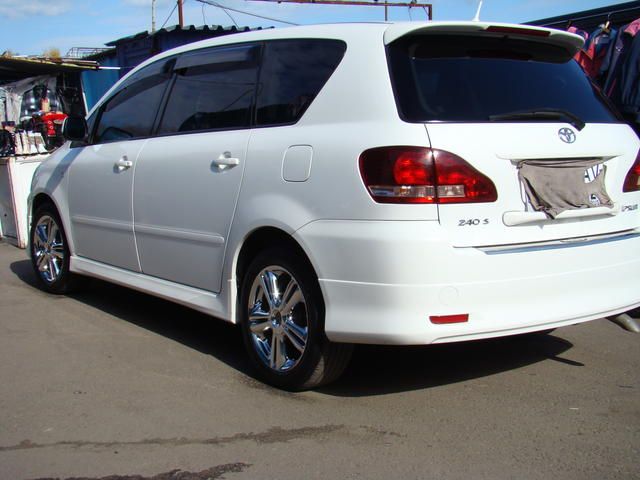 2001 Toyota Ipsum