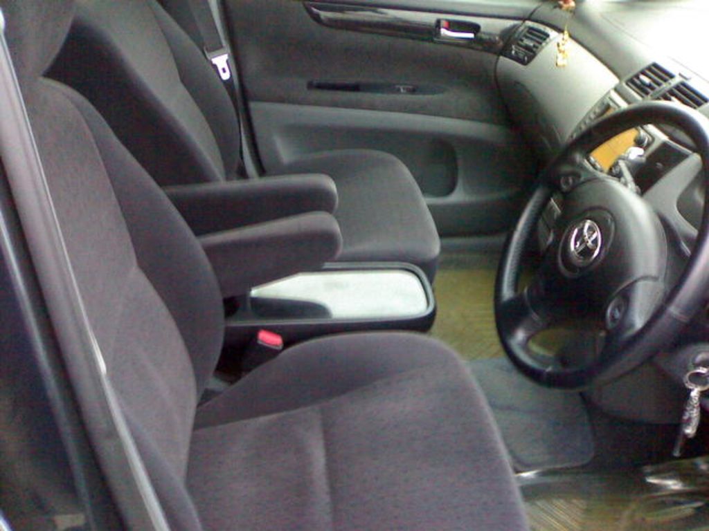 2001 Toyota Ipsum