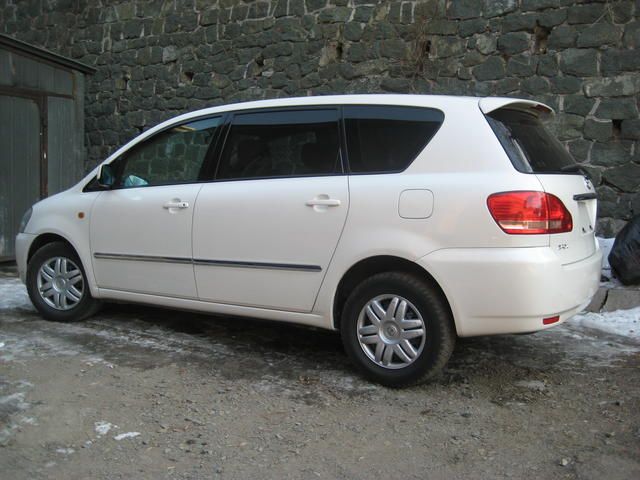 2001 Toyota Ipsum
