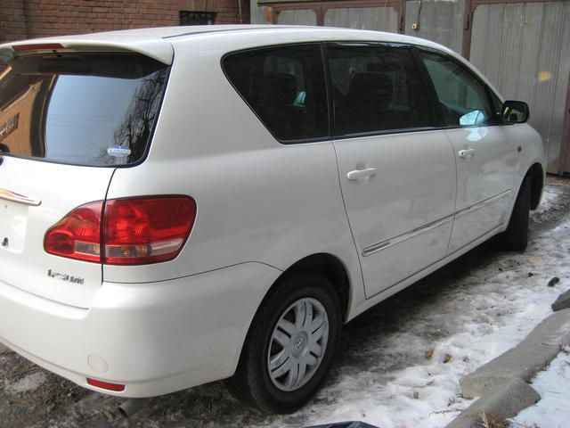 2001 Toyota Ipsum