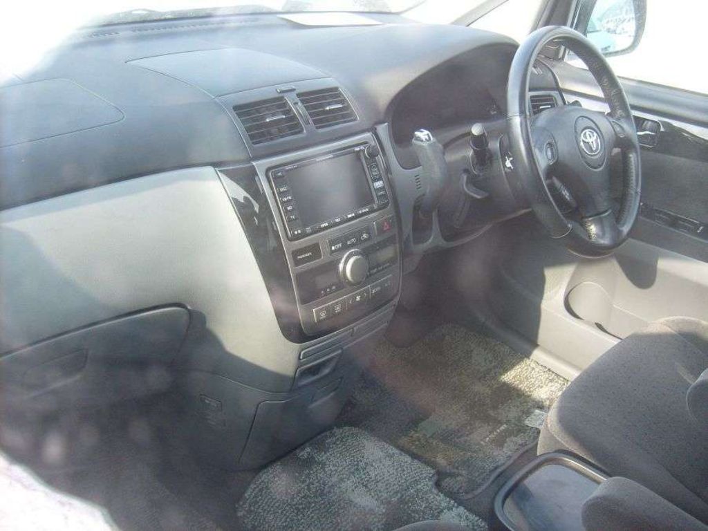 2001 Toyota Ipsum